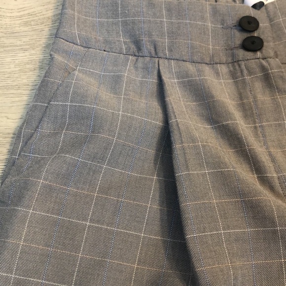 Pleated cropped dress pant - Picture 2 of 5